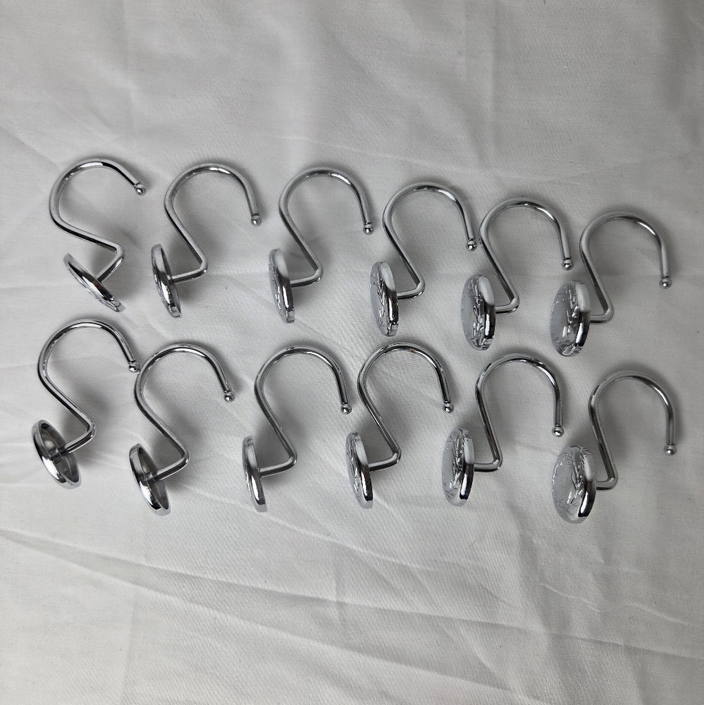 Set Of 12 Engraved Wreath Silver Chrome Bath Shower Curtain Hooks Metal Circle - Picture 3 of 7